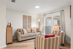 Picture of 11709 Rolling Oaks Lane, Tampa, FL 33618