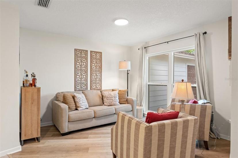 Picture of 11709 Rolling Oaks Lane, Tampa FL 33618