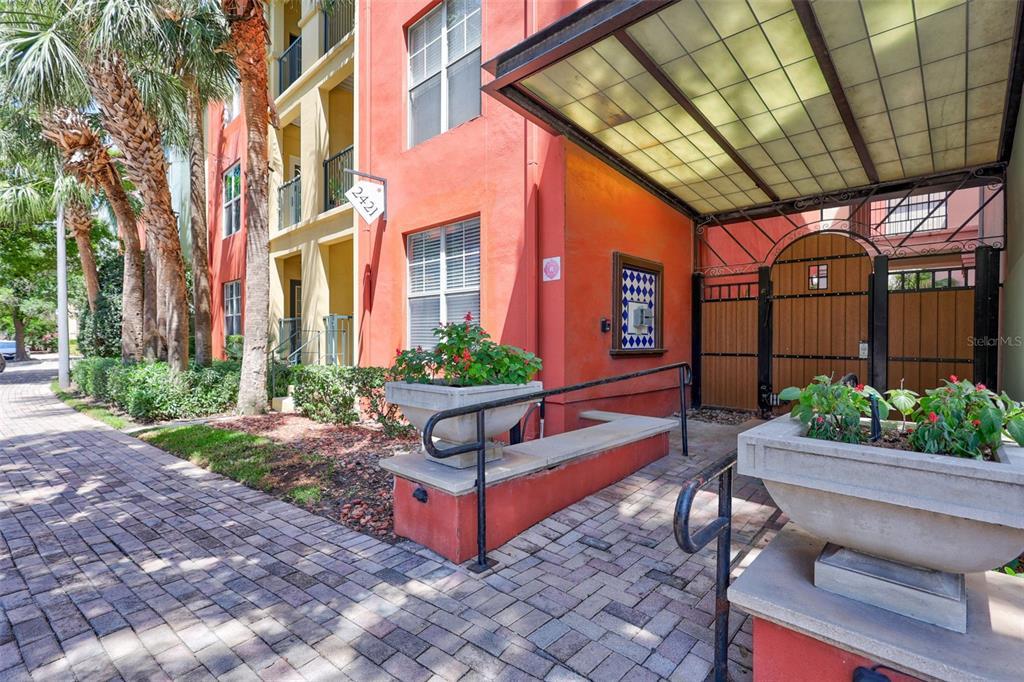 Picture of 2411 W Horatio Street Unit 526, Tampa, FL 33609