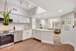 Picture of 2411 W Horatio Street Unit 526, Tampa, FL 33609