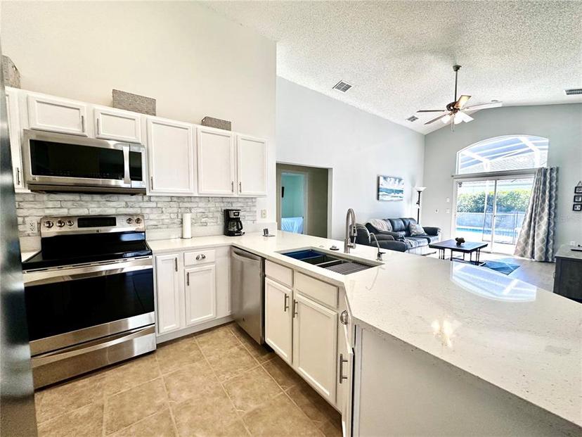 Picture of 102 Fox Loop, Davenport FL 33837