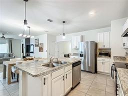 Picture of 1304 Berry Ln, Davenport, FL 33837