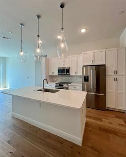 Picture of 600 3Rd Avenue S Unit 503, St Petersburg, FL 33701