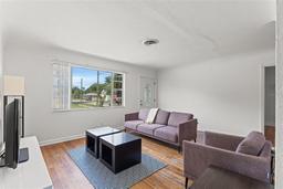 Picture of 4400 2Nd Avenue S, St Petersburg, FL 33711