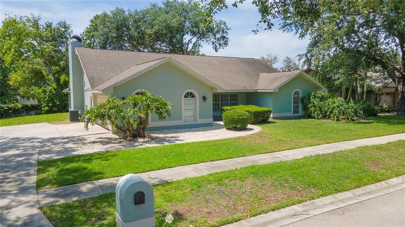 Picture of 2505 Buckhorn Run Drive, Valrico FL 33596