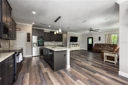 Picture of 6012 SE Hawthorne Road, Gainesville, FL 32641
