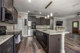 Picture of 6012 SE Hawthorne Road, Gainesville, FL 32641