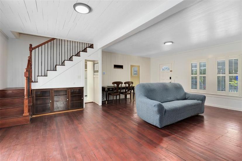 Picture of 6971 Earlwood Avenue, Mount Dora FL 32757