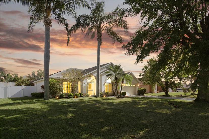 Picture of 417 Via Del Sol Drive, Davenport FL 33896