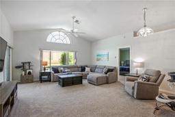 Picture of 417 Via Del Sol Drive, Davenport, FL 33896