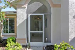 Picture of 417 Via Del Sol Drive, Davenport, FL 33896