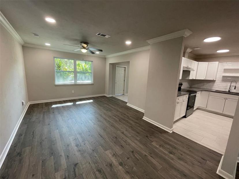 Picture of 1045 SE 18Th Terrace, Gainesville FL 32641