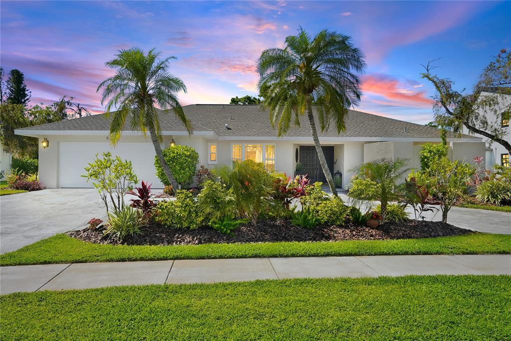 Picture of 9072 Baywood Park Drive, Seminole, FL 33777