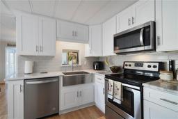 Picture of 4940 Foxdale Dr, Lakeland, FL 33810