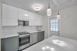 Picture of 2873 Karen Avenue, Largo, FL 33774