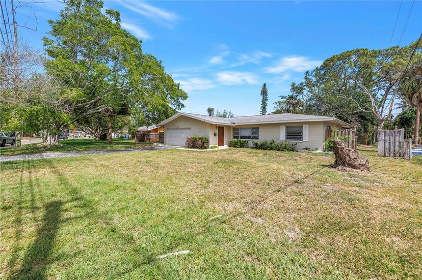 Picture of 5065 Shore Acres Boulevard Ne, St Petersburg FL 33703