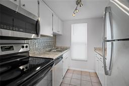 Picture of 5112 Temple Heights Road Unit B, Tampa, FL 33617