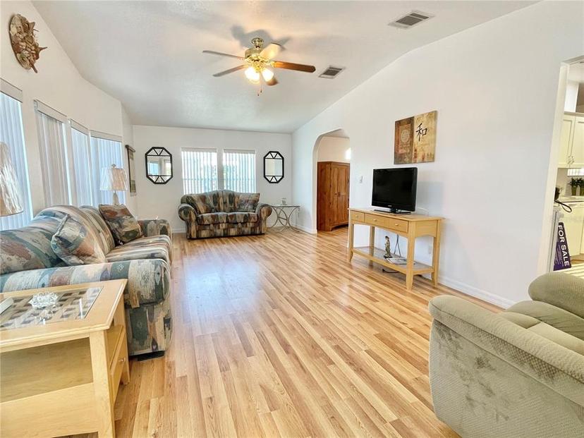 Picture of 585 Sky Harbor Drive Unit 219, Clearwater FL 33759