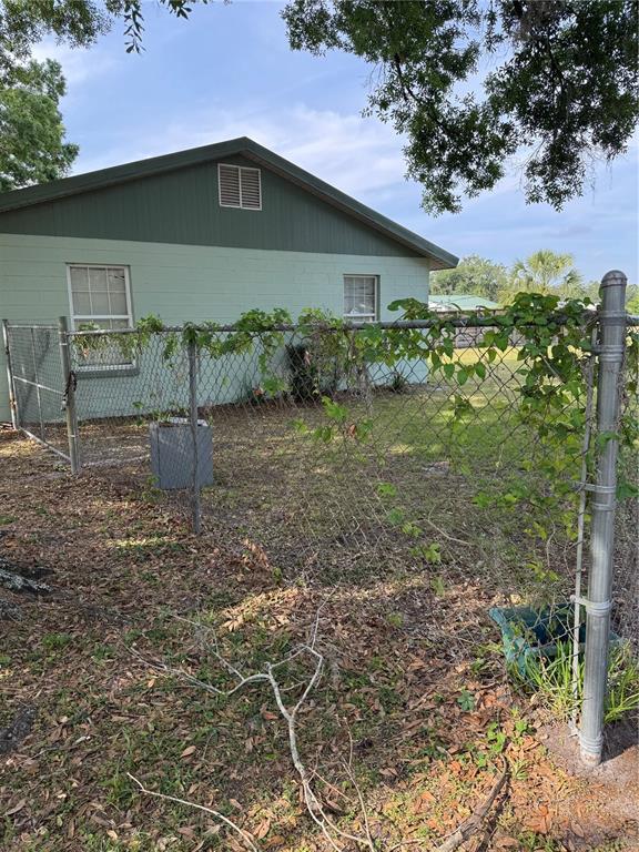 Picture of 125 S Wiggins Road, Plant City FL 33566