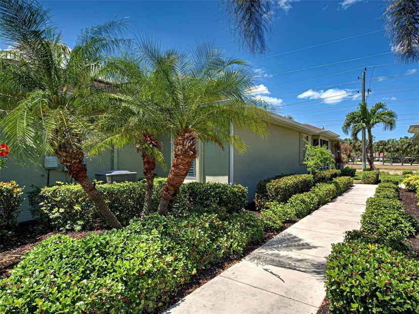 Picture of 275 Capulet Drive, Venice FL 34292