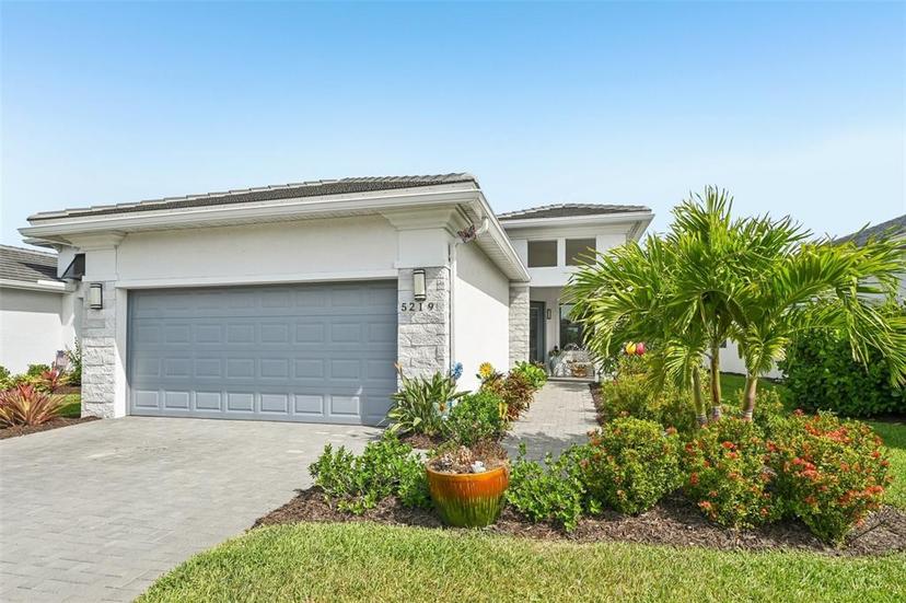 Picture of 5219 Barnett Circle, Bradenton FL 34211