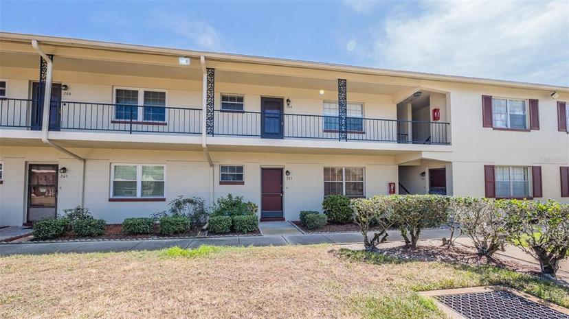 Picture of 5505 Hernandes Drive Unit 204, Orlando FL 32808