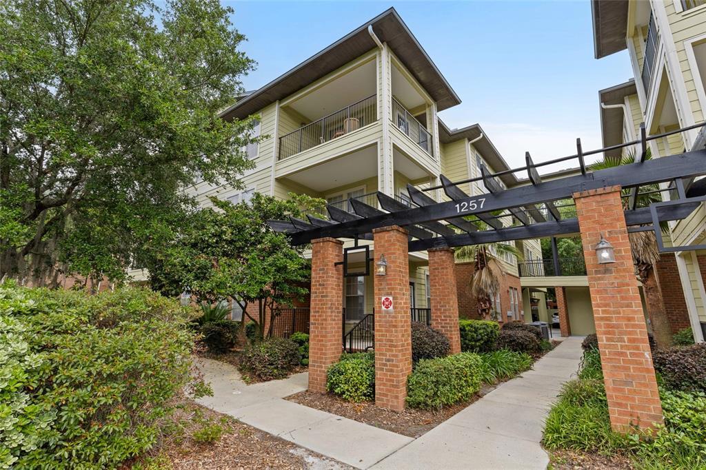 Picture of 1257 SW 9Th Road Unit 306, Gainesville, FL 32601