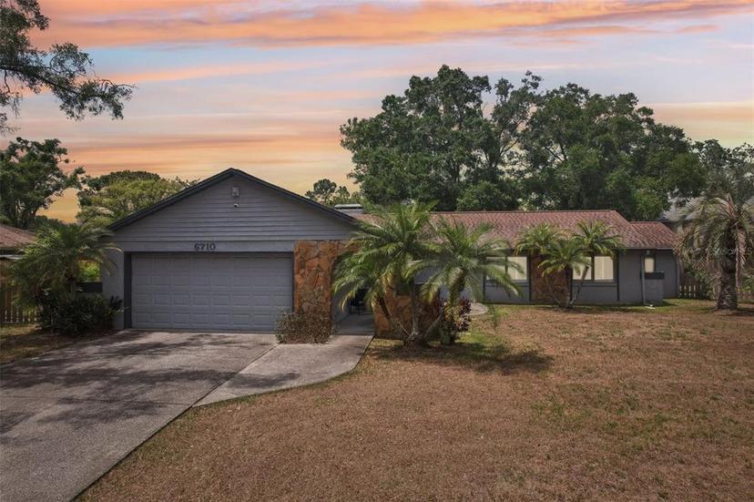 Picture of 6710 Sandscape Lane, Temple Terrace FL 33617