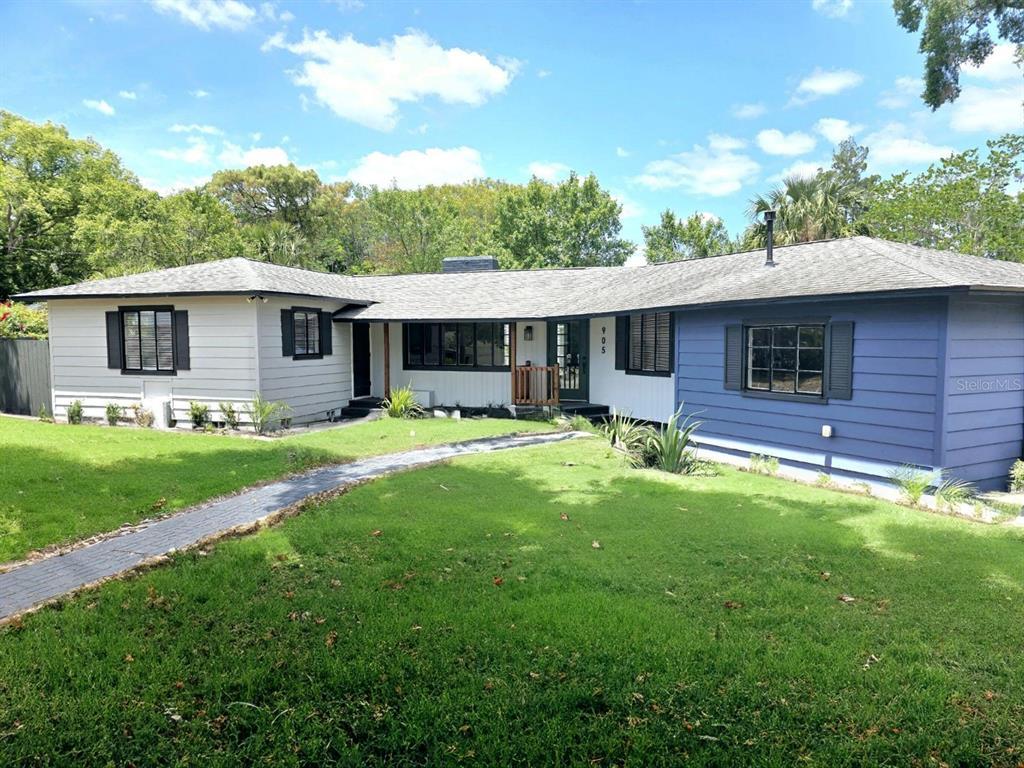 Picture of 905 W 11Th Avenue, Mount Dora, FL 32757