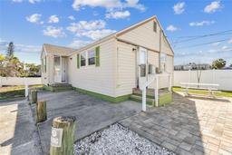 Picture of 103 146Th Avenue E, Madeira Beach, FL 33708