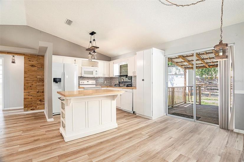 Picture of 12129 Meadow Lane, San Antonio FL 33576