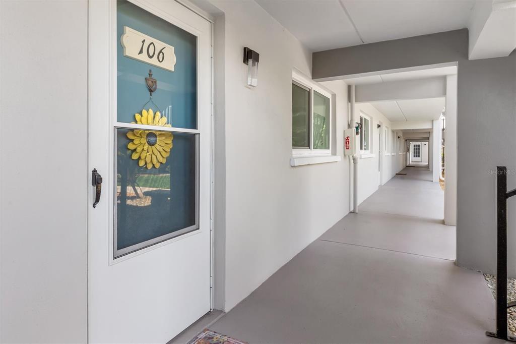 Picture of 649 Tamiami Trail S Unit 106, Venice, FL 34285