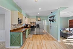 Picture of 7690 91St Street, Seminole, FL 33777