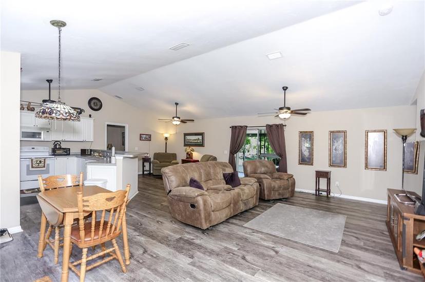 Picture of 6933 SE 226Th Drive, Hawthorne FL 32640