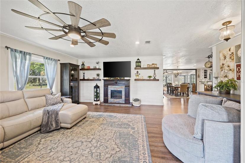 Picture of 602 Cr 489, Lake Panasoffkee FL 33538