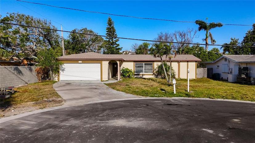 Picture of 920 Palm Drive, Belleair Beach FL 33786