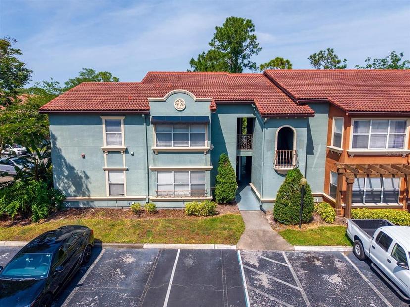 Picture of 5112 Conroy Rd Unit 13, Orlando FL 32811
