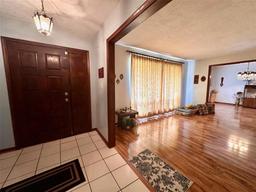 Picture of 9926 NW 4Th Place, Gainesville, FL 32607