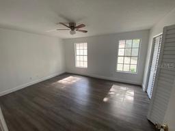 Picture of 13909 Fletchers Mill Drive, Tampa, FL 33613