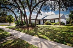 Picture of 1423 Peachfield Drive, Valrico, FL 33596