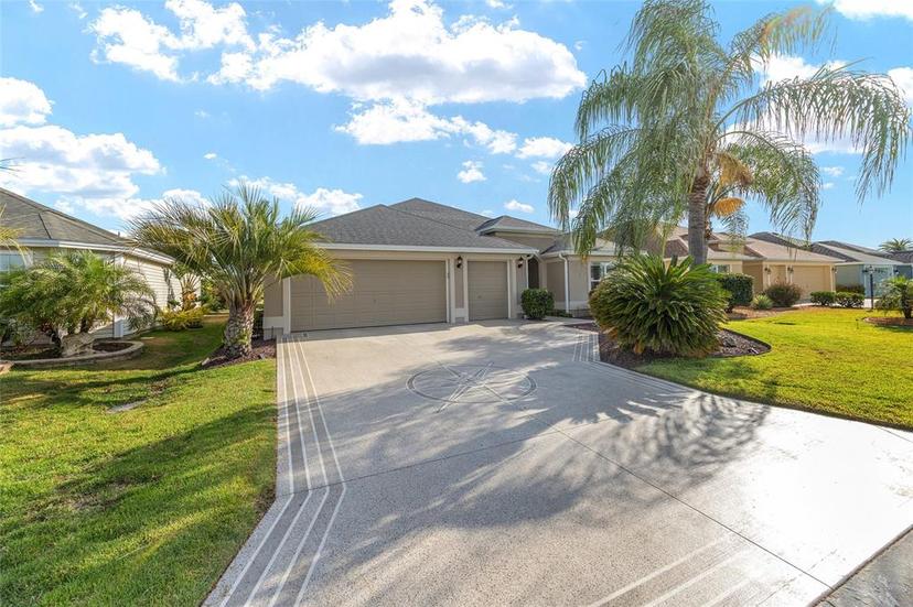 Picture of 857 Enisgrove Way, The Villages FL 32163