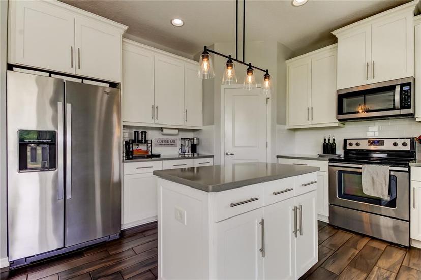 Picture of 33176 Whisper Pointe Drive, Wesley Chapel FL 33545