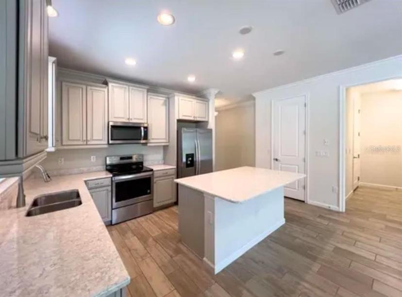 Picture of 10729 Planer Picket Drive, Riverview FL 33569