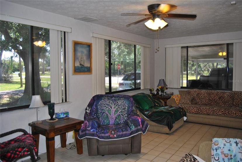 Picture of 601 W College Avenue, Ruskin FL 33570
