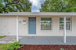 Picture of 8402 Woodlake Drive, Tampa, FL 33615