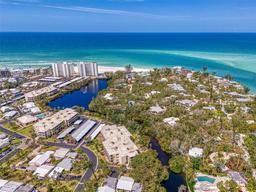 Picture of 225 Hourglass Way Unit 101, Sarasota, FL 34242