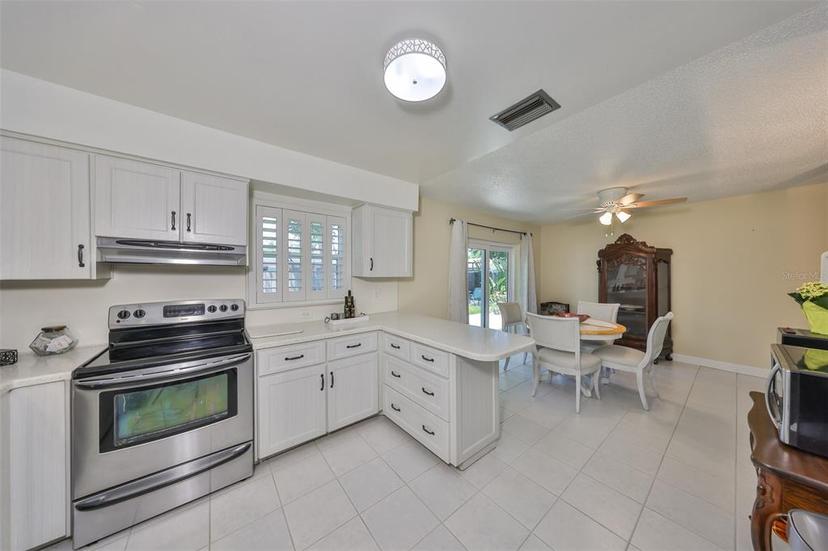 Picture of 7542 20Th Street N, St Petersburg FL 33702