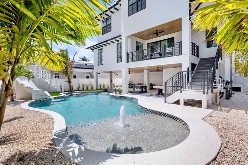 Picture of 723 S Blvd Of The Presidents, Sarasota FL 34236