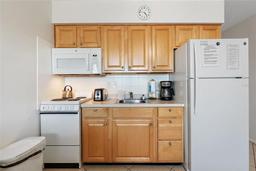 Picture of 14251 Gulf Boulevard Unit 14, Madeira Beach, FL 33708