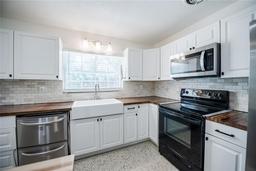 Picture of 3880 Cleveland Heights Boulevard, Lakeland, FL 33813